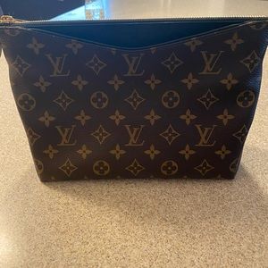 Louis Vuitton pouchette clutch